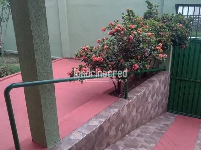 Casa com 250m² 2 quartos e 1 banheiro, à venda, no bairro Parque Residencial Liberdade em Londrina