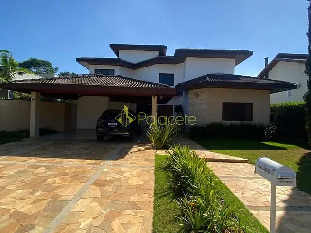Casa com 700m² 4 quartos e 4 banheiros, à venda, no bairro Nossa Senhora do Perpétuo Socorro em Pindamonhangaba