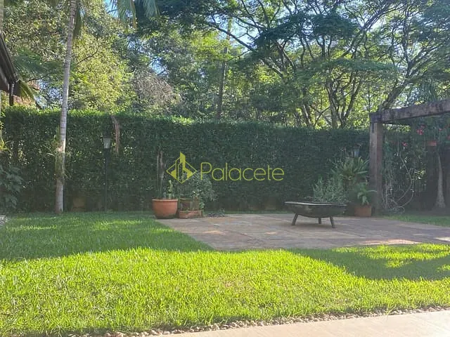 Casa com 700m² 4 quartos e 4 banheiros, à venda, no bairro Nossa Senhora do Perpétuo Socorro em Pindamonhangaba