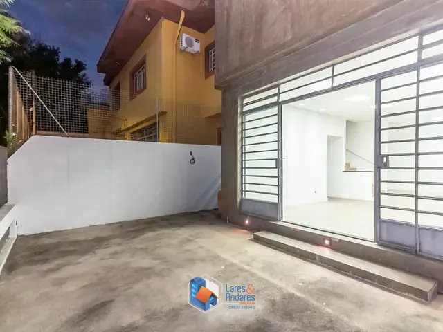 Casa com 180m² 4 quartos e 2 banheiros, à venda, no bairro Chácara Monte Alegre em São Paulo