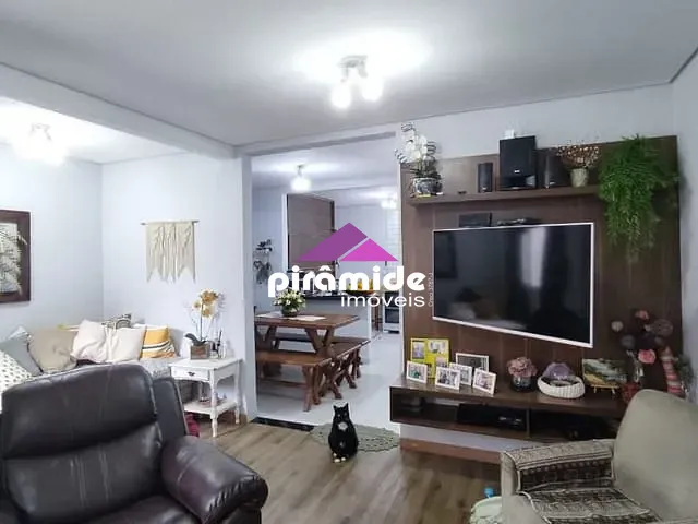 Casa com 257m² 3 quartos e 3 banheiros, à venda, no bairro Conjunto Residencial Vale dos Pinheiros em São José dos Campos