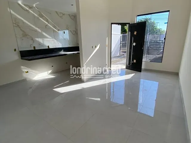 Casa com 133m² 3 quartos e 2 banheiros, à venda, no bairro Residencial Abussafe em Londrina