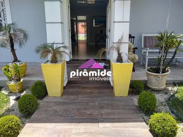 Casa com 790m² 4 quartos e 5 banheiros, à venda, no bairro Jardim Santa Maria em Jacareí