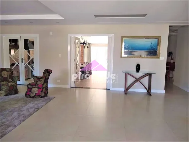 Casa com 790m² 4 quartos e 5 banheiros, à venda, no bairro Jardim Santa Maria em Jacareí