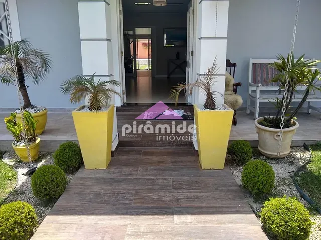Casa com 790m² 4 quartos e 5 banheiros, à venda, no bairro Jardim Santa Maria em Jacareí