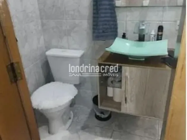Casa 2 quartos e 2 banheiros, à venda, no bairro Colúmbia em Londrina