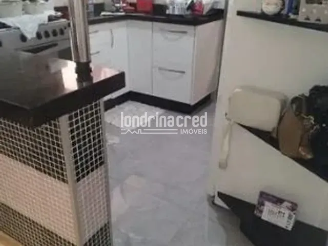 Casa 2 quartos e 2 banheiros, à venda, no bairro Colúmbia em Londrina