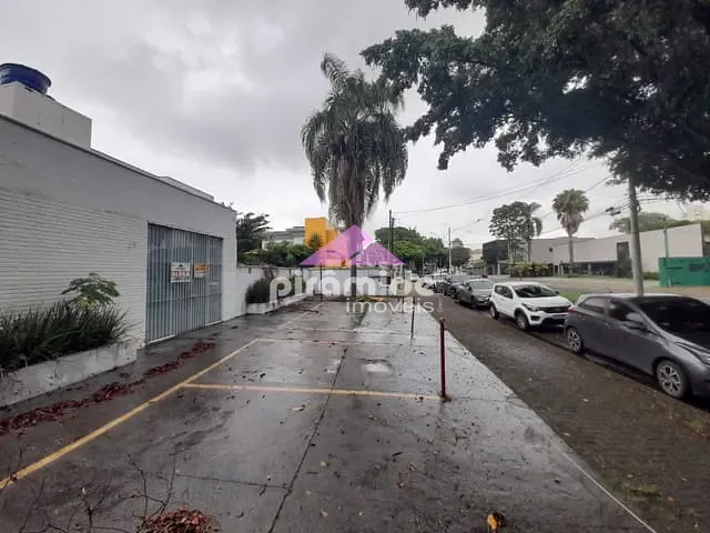 Casa com 950m², para alugar, no bairro Jardim Esplanada em São José dos Campos