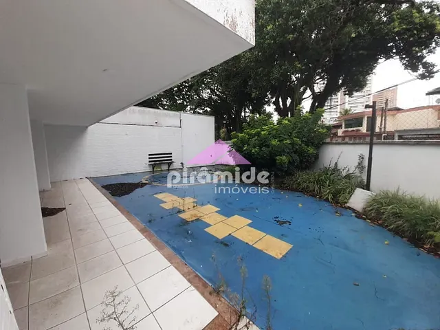 Casa com 950m², para alugar, no bairro Jardim Esplanada em São José dos Campos