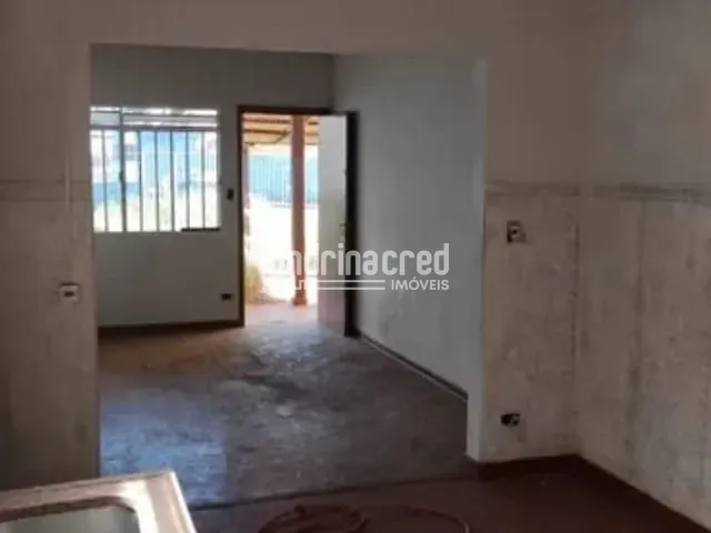 Casa com 300m² 2 quartos e 1 banheiro, à venda, no bairro Jardim Alah em Londrina