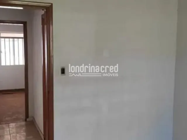 Casa com 300m² 2 quartos e 1 banheiro, à venda, no bairro Jardim Alah em Londrina