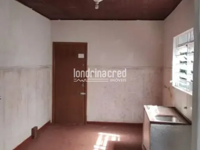 Casa com 300m² 2 quartos e 1 banheiro, à venda, no bairro Jardim Alah em Londrina