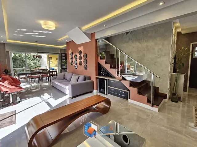 Casa com 288m² 4 quartos e 5 banheiros, à venda, no bairro Alto da Boa Vista em São Paulo