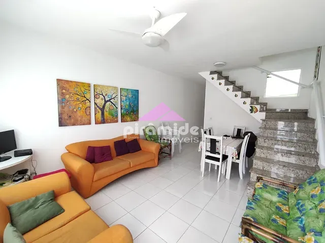 Casa com 120m² 3 quartos e 3 banheiros, à venda, no bairro Pontal de Santa Marina em Caraguatatuba