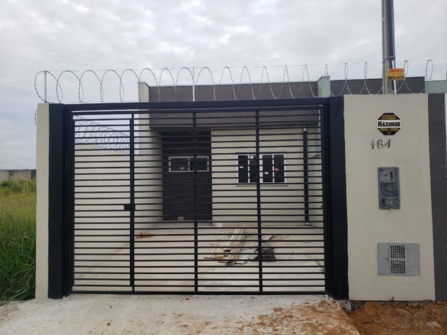 Casa 2 quartos e 2 banheiros, à venda, no bairro Residencial Antares em Taubaté