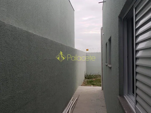 Casa 2 quartos e 2 banheiros, à venda, no bairro Residencial Antares em Taubaté