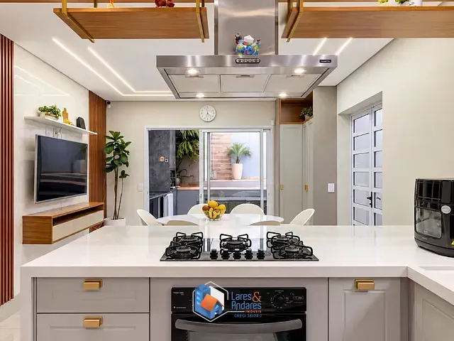 Casa com 180m² 3 quartos e 4 banheiros, à venda, no bairro Vila Brasílio Machado em São Paulo