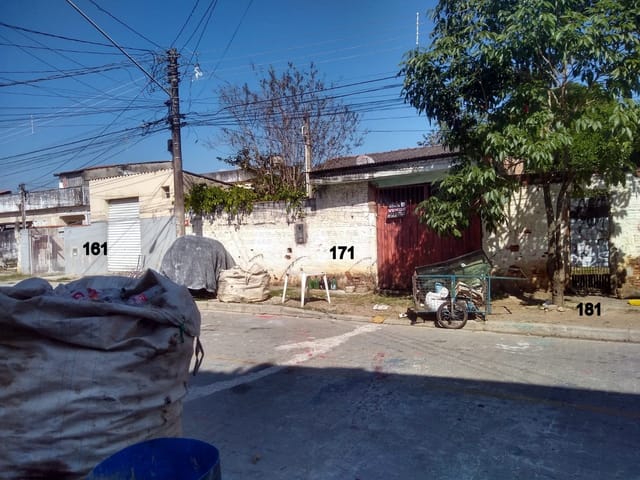 Casa com 300m² 2 quartos e 1 banheiro, à venda, no bairro Frei Galvão em Potim