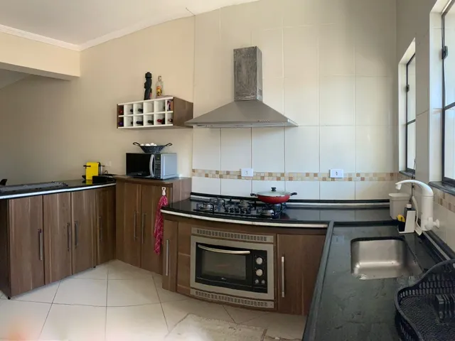 Casa 2 quartos e 3 banheiros, à venda, no bairro Parque Esperança em Taubaté