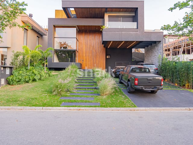 Casa com 512m² 3 quartos e 5 banheiros, à venda, no bairro Alphaville em Santana de Parnaíba
