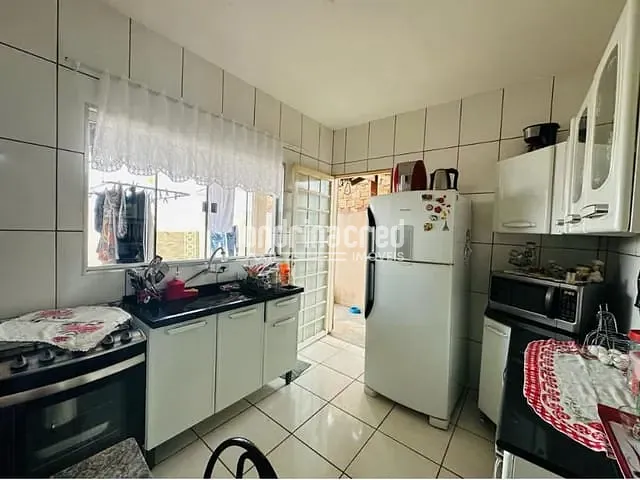 Casa com 158m² 3 quartos e 2 banheiros, à venda, no bairro Residencial Café Cereja em Londrina