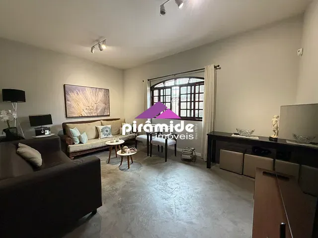 Casa com 270m² 4 quartos e 3 banheiros, à venda, no bairro Santana em São José dos Campos