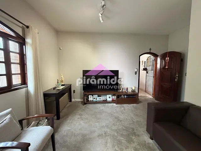 Casa com 270m² 4 quartos e 3 banheiros, à venda, no bairro Santana em São José dos Campos