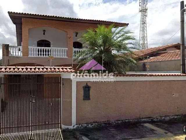 Casa com 270m² 4 quartos e 3 banheiros, à venda, no bairro Santana em São José dos Campos