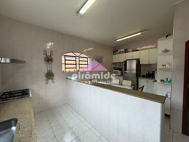 Casa com 270m² 4 quartos e 3 banheiros, à venda, no bairro Santana em São José dos Campos