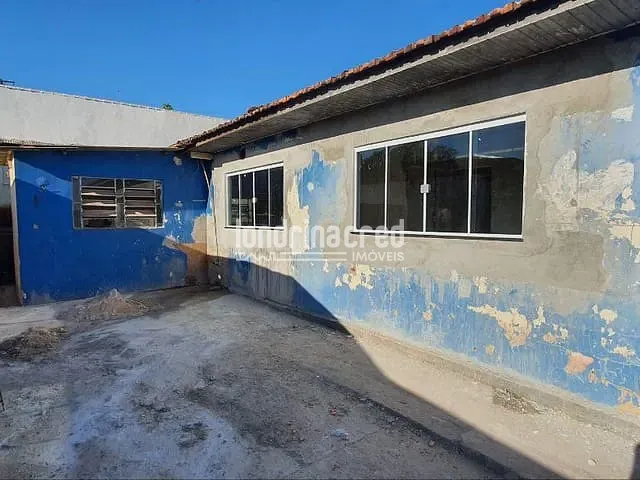Casa com 300m² 3 quartos e 1 banheiro, à venda, no bairro Novo Bandeirantes em Cambé