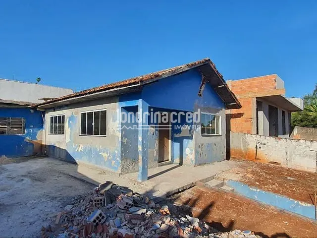 Casa com 300m² 3 quartos e 1 banheiro, à venda, no bairro Novo Bandeirantes em Cambé
