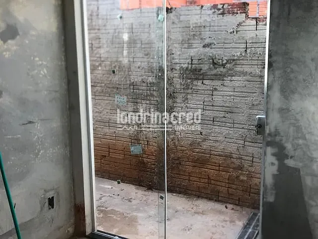 Casa com 300m² 3 quartos e 1 banheiro, à venda, no bairro Novo Bandeirantes em Cambé