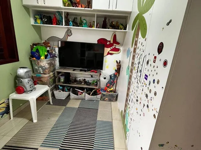 Casa com 600m² 2 quartos e 2 banheiros, à venda, no bairro Goiabal em Pindamonhangaba