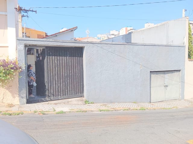 Casa com 295m² 2 quartos e 2 banheiros, à venda, no bairro Centro em Aparecida