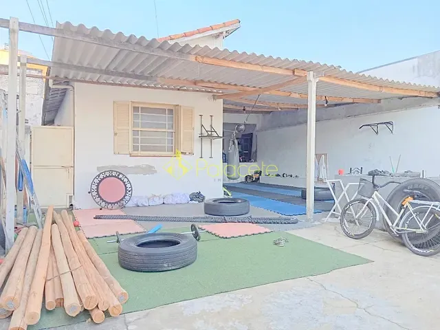 Casa com 295m² 2 quartos e 2 banheiros, à venda, no bairro Centro em Aparecida
