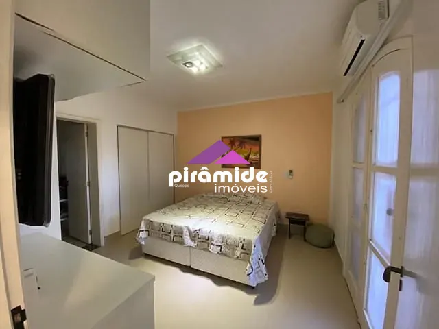 Casa com 300m² 4 quartos e 2 banheiros, à venda, no bairro Praia das Palmeiras em Caraguatatuba