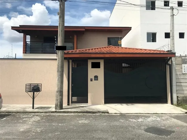 Casa com 300m² 3 quartos e 4 banheiros, à venda, no bairro Jardim de Alah em Taubaté
