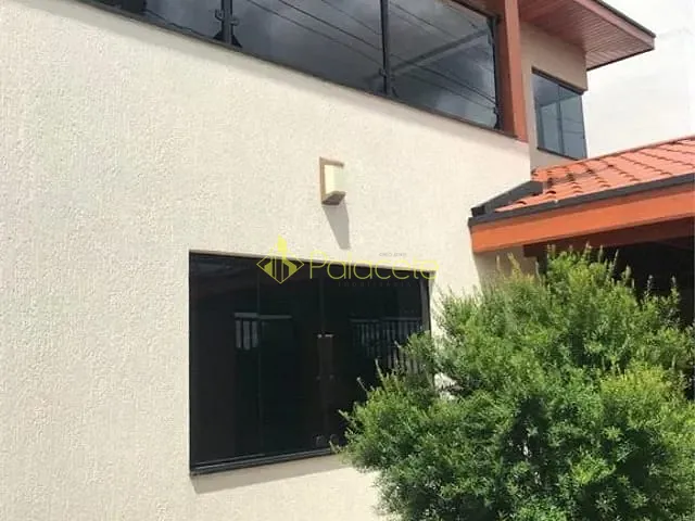 Casa com 300m² 3 quartos e 4 banheiros, à venda, no bairro Jardim de Alah em Taubaté