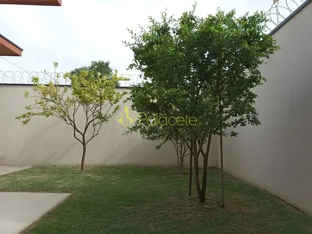 Casa com 300m² 3 quartos e 4 banheiros, à venda, no bairro Jardim de Alah em Taubaté