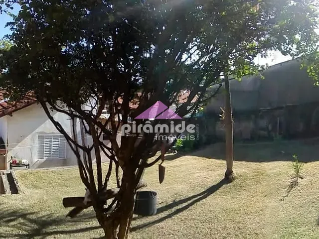 Casa com 300m² 3 quartos e 2 banheiros, à venda, no bairro Jardim Paulista em São José dos Campos