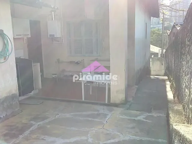 Casa com 300m² 3 quartos e 2 banheiros, à venda, no bairro Jardim Paulista em São José dos Campos