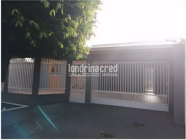 Casa com 250m² 3 quartos e 2 banheiros, à venda, no bairro Conjunto Professora Hilda Mandarino em Londrina