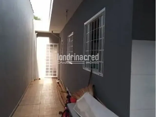 Casa com 250m² 3 quartos e 2 banheiros, à venda, no bairro Conjunto Professora Hilda Mandarino em Londrina