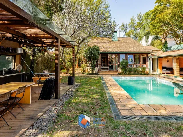 Casa com 699m² 3 quartos e 7 banheiros, à venda, no bairro Jardim Petrópolis em São Paulo