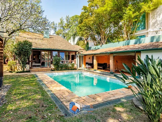 Casa com 699m² 3 quartos e 7 banheiros, à venda, no bairro Jardim Petrópolis em São Paulo