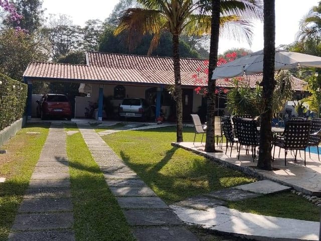 Casa com 1071m² 3 quartos e 2 banheiros, à venda, no bairro Nossa Senhora do Perpétuo Socorro em Pindamonhangaba
