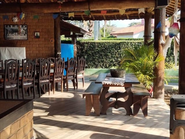 Casa com 1071m² 3 quartos e 2 banheiros, à venda, no bairro Nossa Senhora do Perpétuo Socorro em Pindamonhangaba