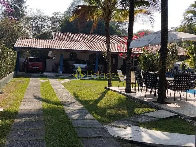 Casa com 1071m² 3 quartos e 2 banheiros, à venda, no bairro Nossa Senhora do Perpétuo Socorro em Pindamonhangaba