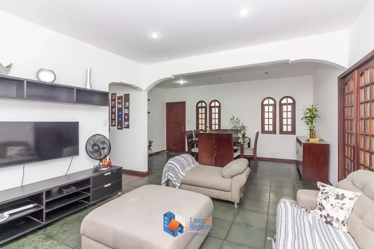 Casa, 3 quartos, 240 m² - Foto 2