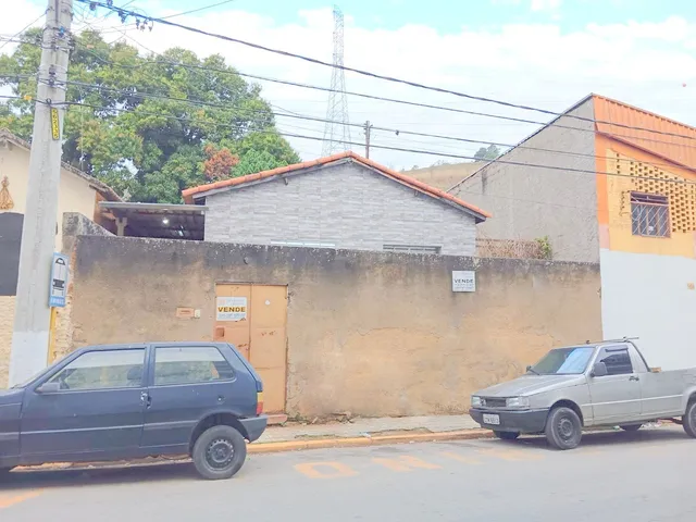 Casa com 364m² 3 quartos e 2 banheiros, à venda, no bairro Santa Rita em Aparecida
